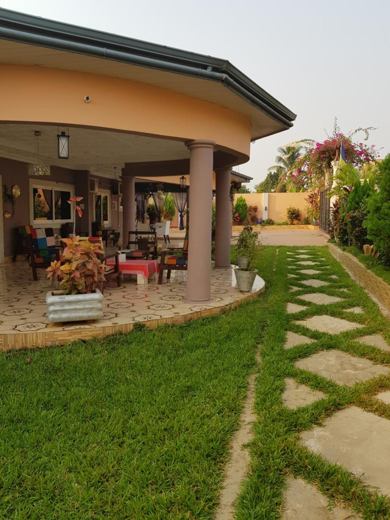 Nana Adu Guest House Koforidua Exteriér fotografie