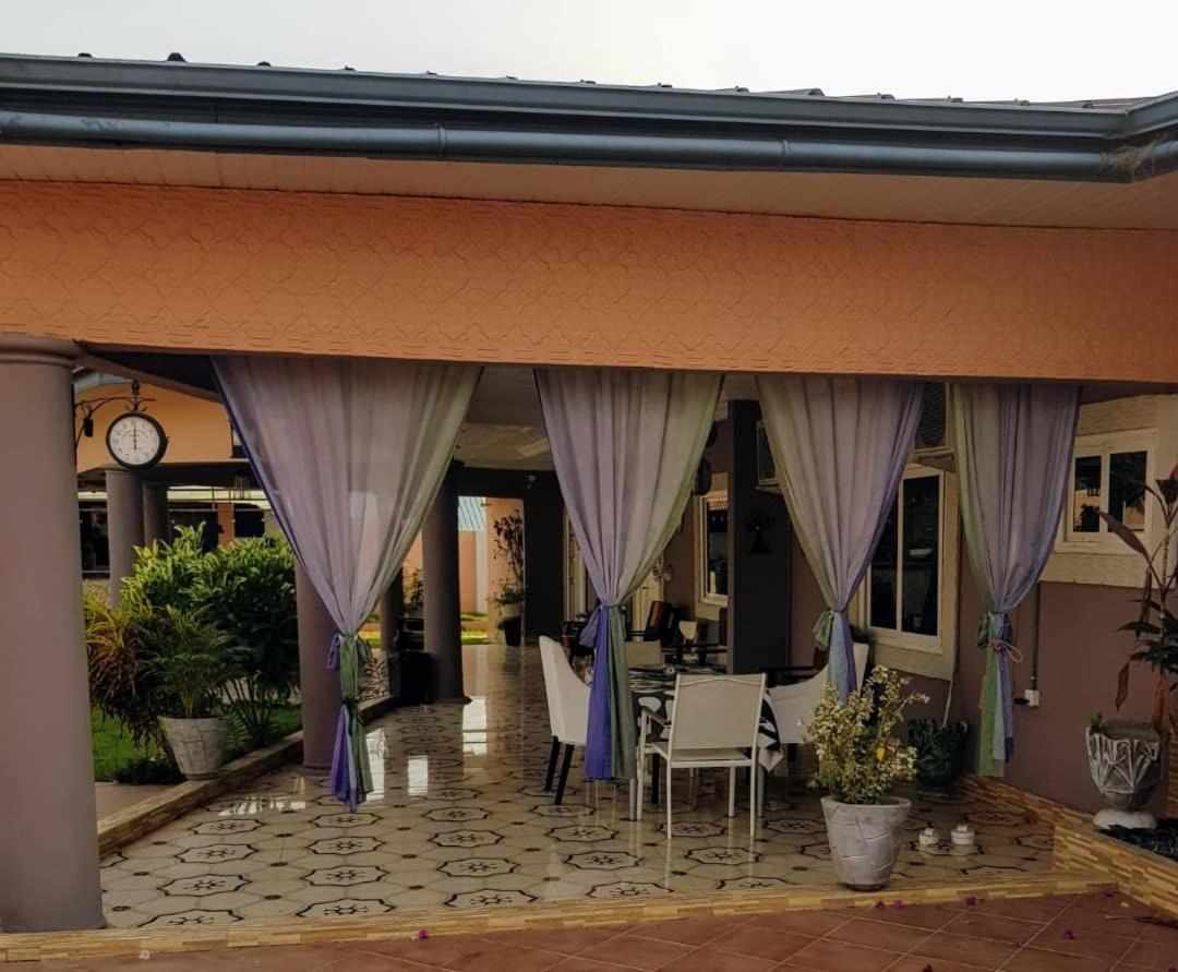 Nana Adu Guest House Koforidua Exteriér fotografie