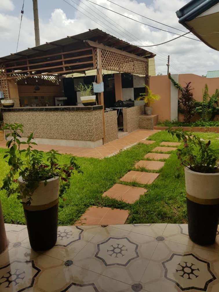 Nana Adu Guest House Koforidua Exteriér fotografie